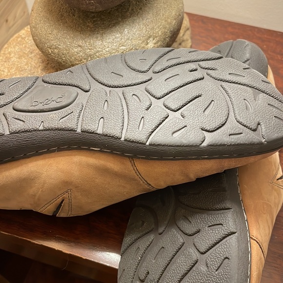 Size 8 natural leather b.o.c. shoes - Picture 9 of 14